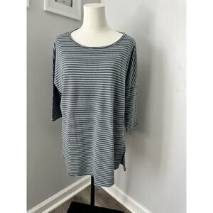 Suzanne Betro Womens Top Gray White Striped Size large Casual comfort